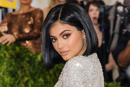 Platz 4: Die zweit erfolgreichste aus dem Familien-Clan ist Küken Kylie Jenner (19), sie hat 95 Millionen Follower und verdi...