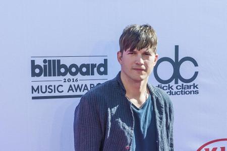 Widmen wir uns den Top Ten: Ashton Kutcher (39) hat es mit 37 Millionen Fans gerade noch hinein geschafft. Er versorgt seine...