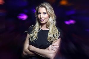 DJane Giuila Siegel zieht blank auf Ibiza 