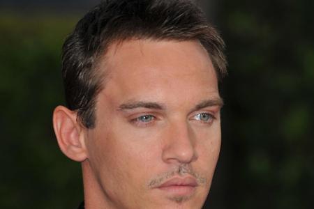 Ganze sechs Mal soll Schauspieler Jonathan Rhys Meyers (39) wegen seines Alkoholproblems in Entzugskliniken gewesen sein. 20...