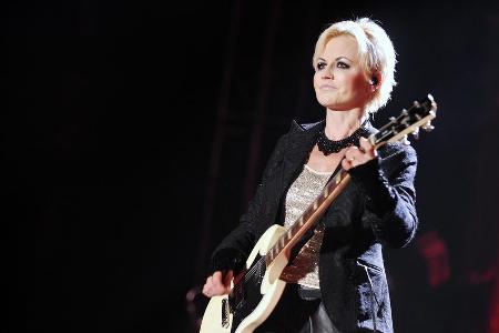 Dolores O'Riordan bei einem Auftritt in Prag im November 2012