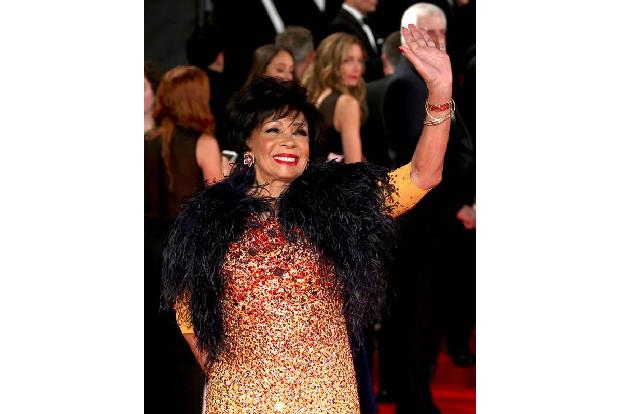 ...sorgte dagegen Shirley Bassey. Die intonierte immerhin bereits drei Titelmelodien für die Agenten-Reihe. Tuschelthema...