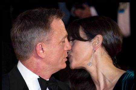 ...war nicht nur die äußerst intime Begrüßung der beiden Hauptdarsteller, Daniel Craig und Monica Bellucci. Vielmehr wollten...