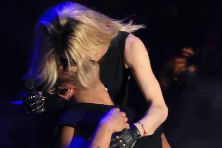 Madonna knutscht bei Festival mit Rapper Drake