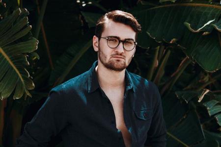 Lukasz (25), Lehramtsstudent aus Düsseldorf ist ziemlich Old-School: 