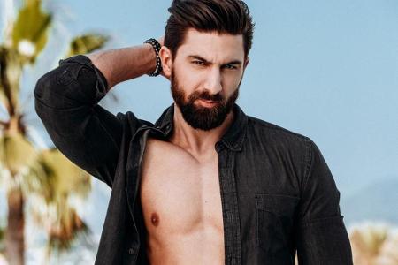 Sebastian (31) ist Fitnesstrainer aus Hannover und scheint es recht schwer im Leben zu haben: 