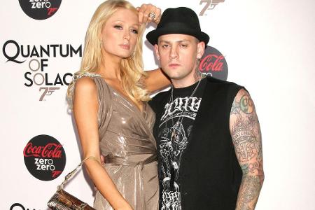 Noch ein Paar, das auf dem roten Teppich auffiel: Paris Hilton war 2008 für neun Monate mit Rocker Benji Madden zusammen.