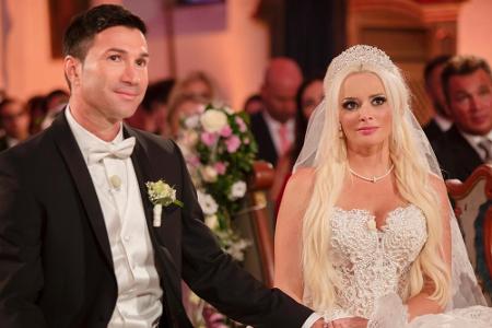 Mit Pauken und Trompeten - und Fernsehteam - heiratete Daniela Katzenberger ihren Lucas Cordalis am 4. Juni vor laufender Ka...