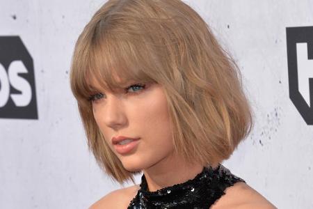 Wie man Aufmerksamkeit durch medienwirksame Kleinkriege bekommt, weiß auch Taylor Swift (27). Auf der anderen Seite standen ...