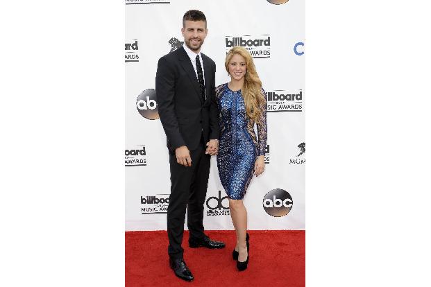08 Gerard Piqué Shakira