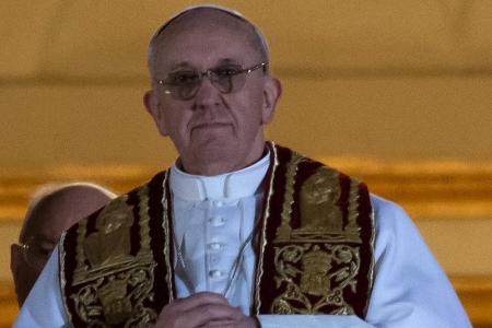 papst habemus papam franziskus jorje mario bergoglio argentinien kardinal oberhaupt katholische kirche