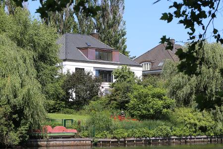 Beste Lage in Hamburg-Alsterdorf, direkter Zugang zum Wasser.