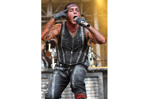 heino mit freundlichen grüßen das verbotene album rammstein die ärzte toten hosen campino till lindemann rockerkrieg cover
