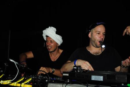 Smudos Kollege Michi Beck ist indes nicht nur als DJ und MC der Fantastischen Vier, sondern auch unter dem Namen 