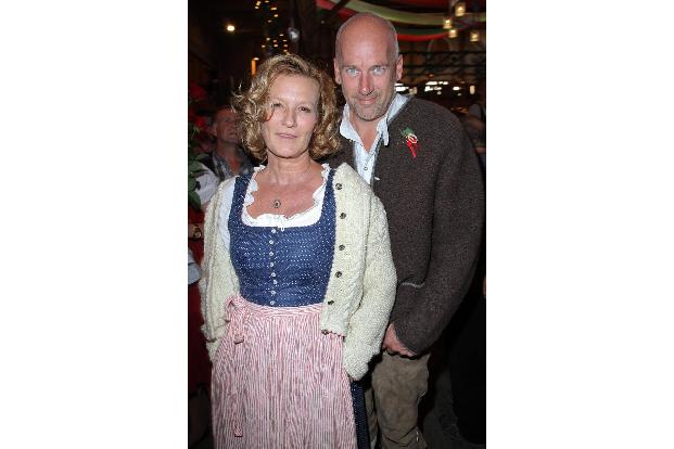 18 Suzanne von Borsody mit Jens schniedenharn von Franco Gulotta WENN wenn21779204.jpg