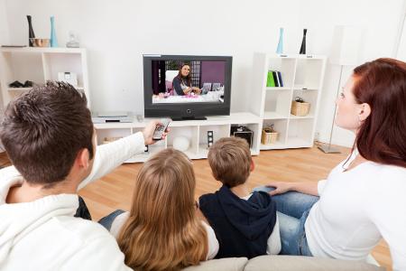 Multimedia-Wohnzimmer: Möbel-Ideen für einen aufgeräumten Fernsehabend