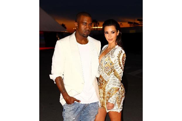 Kim Kardashian ist derzeit glücklich mit ihrem Freund Kanye West liiert.