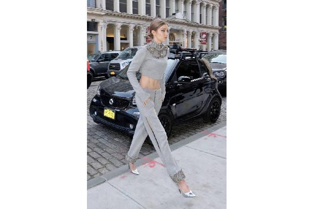 Glamourös, grazil - Gigi Hadid. Ob auf dem Laufsteg oder auf den Straßen New Yorks, die 21-Jährige weiß es, alle Blicke auf ...