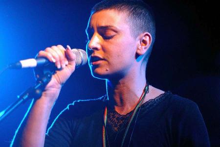 Sinead O'Connor nothing compares 2 to you one hit wonder