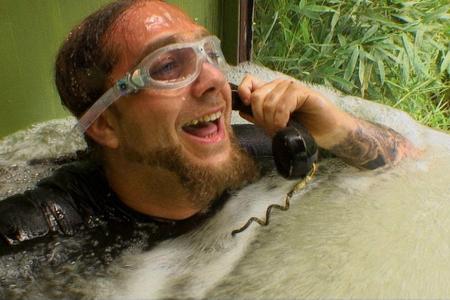 Martin stand das Wasser bis zum Hals und das Dschungel-Camp scheinbar auch.