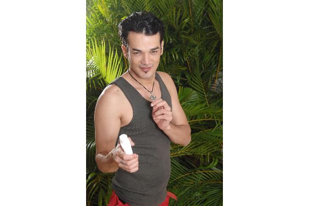 Daniel Lopez setzt auf Haarwachs und Massageball.