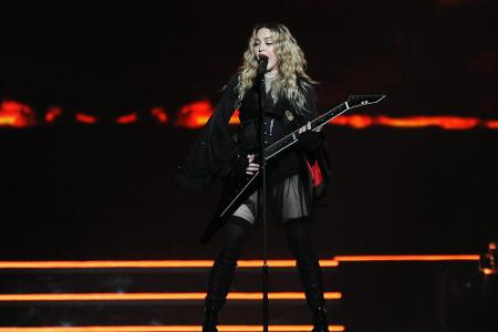 Heute hat Madonna Millionen auf ihrem Konto. Das war früher ganz anders. Vor ihrer Musikkarriere zog die Sängerin 1978 nach ...