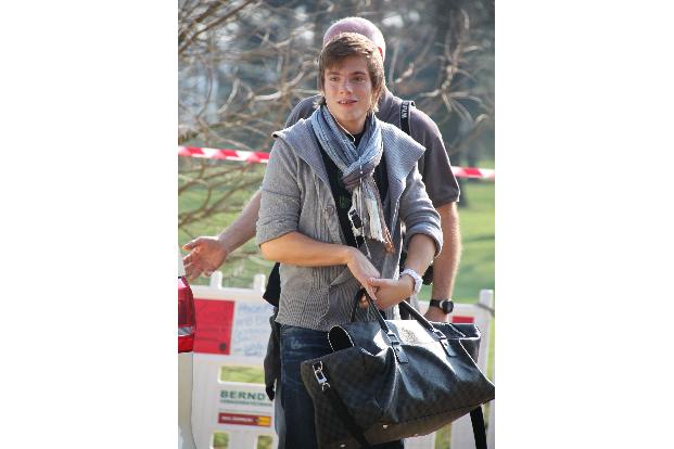 Wohlüberlegt umarmte Kristof nur zwei der fünf übriggebliebenen Teilnehmer.