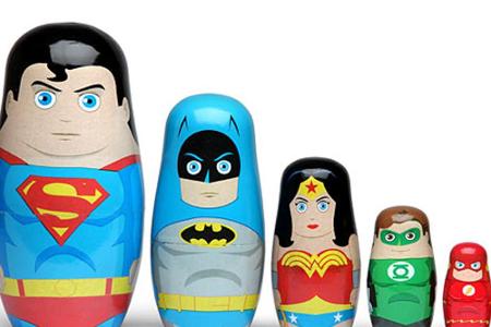 Wer wollte nicht immer schon mal Matrjoschka-Puppen im Superhelden-Design besitzen? Dafür gibt es die 