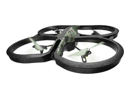 Hier ist die Parrot AR.Drohne 2.0 mit einem GPS ausgestattet.