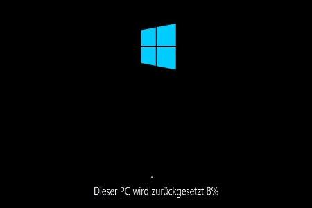 Windows 10 zurücksetzen - Das Zurücksetzen - Sie müssen nun einige Minuten warten, bis das Zurücksetzen abgeschlossen ist. D...