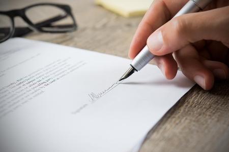 Arbeitsvertrag 4 Getty Images.jpg