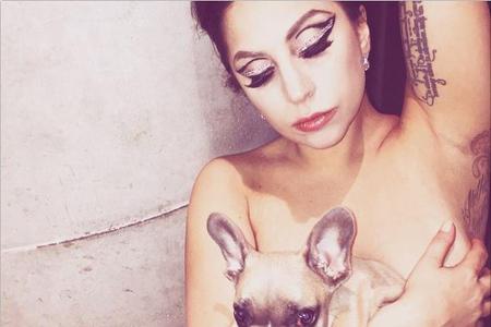 Lady Gaga mag es intellektuell: Ihr Tattoo ist ein Zitat von Rainer Maria Rilke