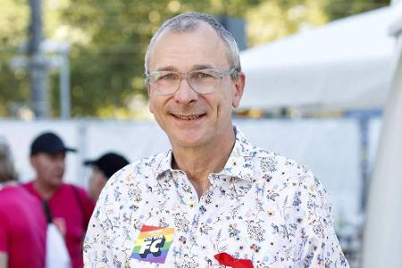 Grünen-Politiker Volker Beck (57) und sein Lebenspartner Adrian Petkov trauten sich direkt am 1. Oktober. Beck gilt als eine...