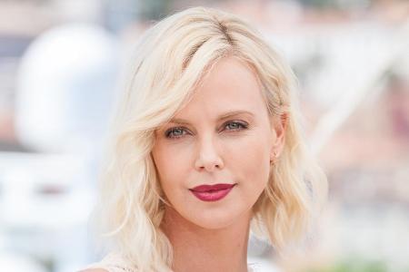 Auch US-Schauspielerin Charlize Theron (41) entschied sich schon zwei Mal für eine Adoption. Neben Sohn Jackson hat die gebü...