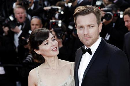 Ewan McGregor (45) ist seit sage und schreibe 1995 mit seiner Frau Eve Mavrakis (50) verheiratet. Gemeinsam haben sie vier K...