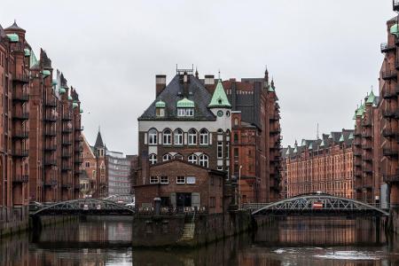 ...Hamburg schnappt sich den neunten Rang in unserem Last-Minute-Ranking. 1.300 Google-Anfragen hatten aber auch die Destina...