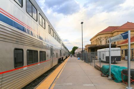 Der California Zephyr gilt als einer der schönsten Fernzüge der USA. Auf seinem Weg (ca. 3900 Kilometer) von Chicago (Illino...