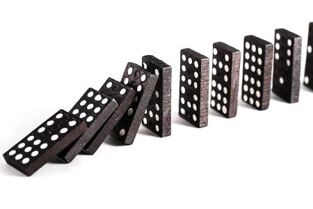 skurrile gesetze domino