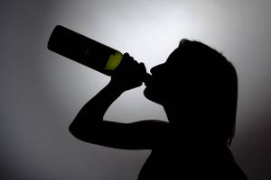 Darum ist eine Alkoholabhängigkeit so gefährlich FLS-TDT