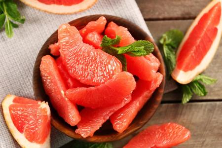 Unglaublich: Der Duft einer Grapefruit soll angeblich den Appetit bremsen. Außerdem ist die Frucht sehr vitaminreich und sen...