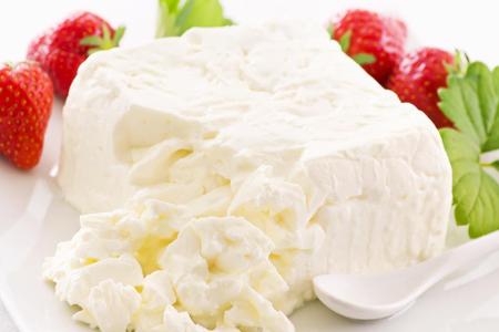 Da Magerquark wenig Kalorien, dafür aber viel Kalzium und Protein enthält, ist er das perfekte Nahrungsmittel zum Abnehmen. ...