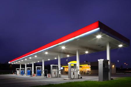 Nachtschicht in der Tankstelle