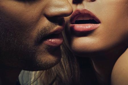 skurril sex gesetz unterlippe