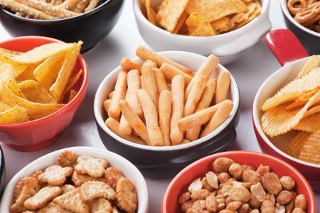 Weniger überraschend dürfte auch sein, dass in den beliebten Snacks für zwischendurch viel Salz enthalten ist. Vielleicht be...