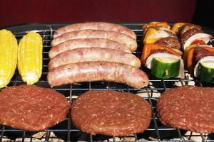 Steak, Wurst & Co. So grillen Sie gesund!