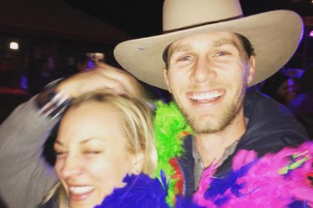 Wenn Kaley Cuoco (32) mit ihrem Verlobten Karl Cook (27) zusammen ist, kann sie einfach nur lachen. Auf Instagram lassen die...