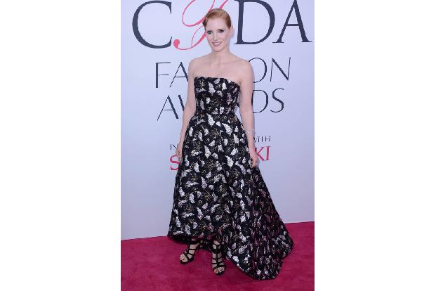 ...Schauspielerin Jessica Chastain zog mit einem Muster in den Kampf. Damit war sie am Montagabend fast alleine, aber eben n...
