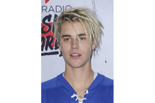 ...mit ihrer Frisur manchmal so richtig schön daneben. Dreadlocks an Justin Bieber? Muss das wirklich sein? Glücklicherweise...