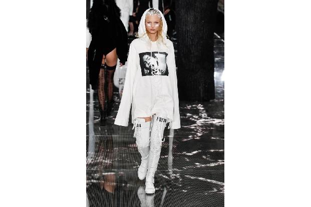 ...in ihrer Fenty x Puma-Kollektion wiederfand, die im Rahmen der New York Fashion Week im Februar vorgestellt wurde. Ganz a...