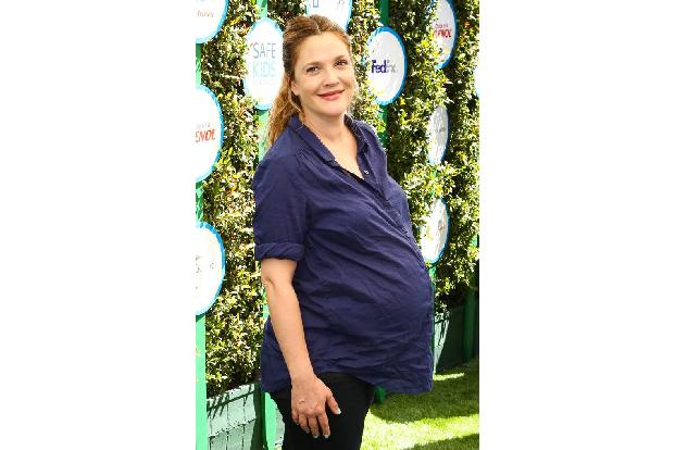 ...an ihre letzte Schwangerschaft! Da war die Schauspielerin insgesamt schlanker, der Bauch dafür umso üppiger. Es ist also ...